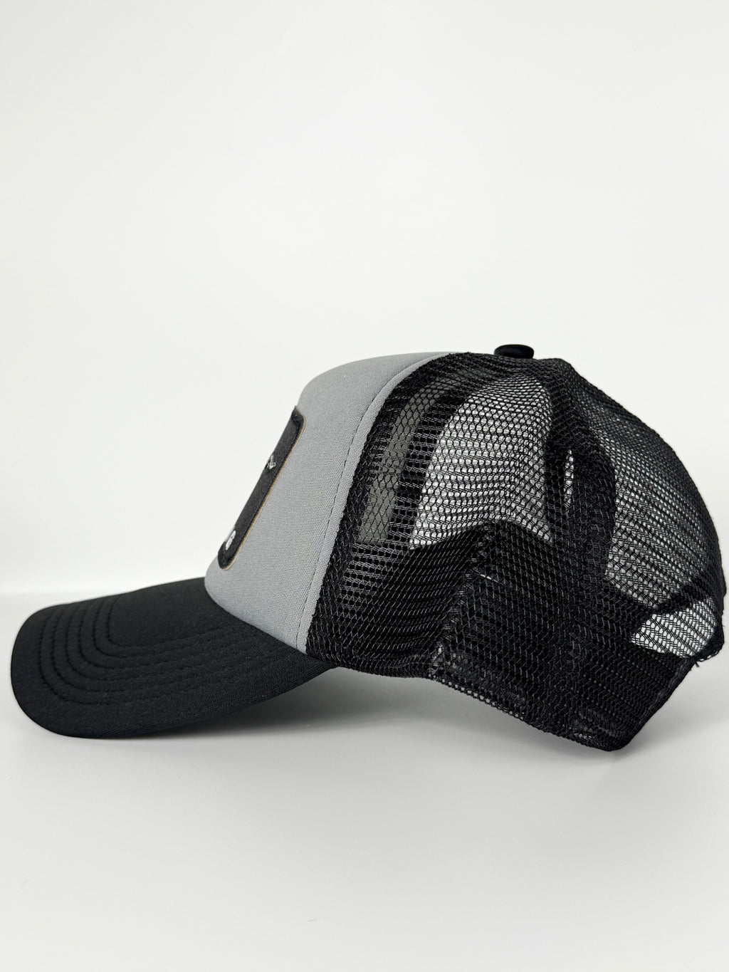 Mustang Horse Trucker Mesh Snapback Cap Grey/Black